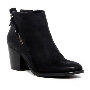 Blondo Nivada Black Ankle Boots